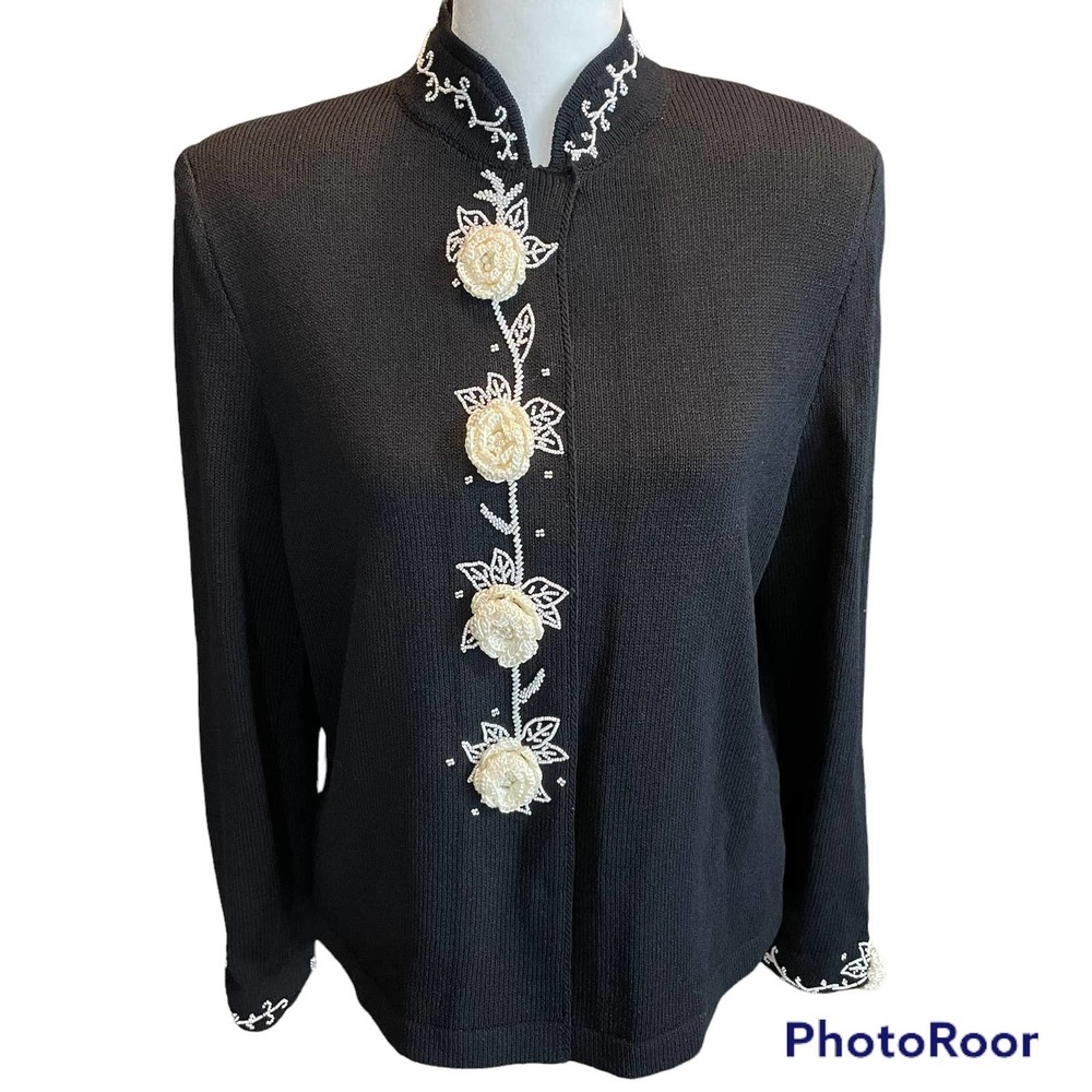 JSS Women's Black and Cream Luxury Button Down Sweater/Top
